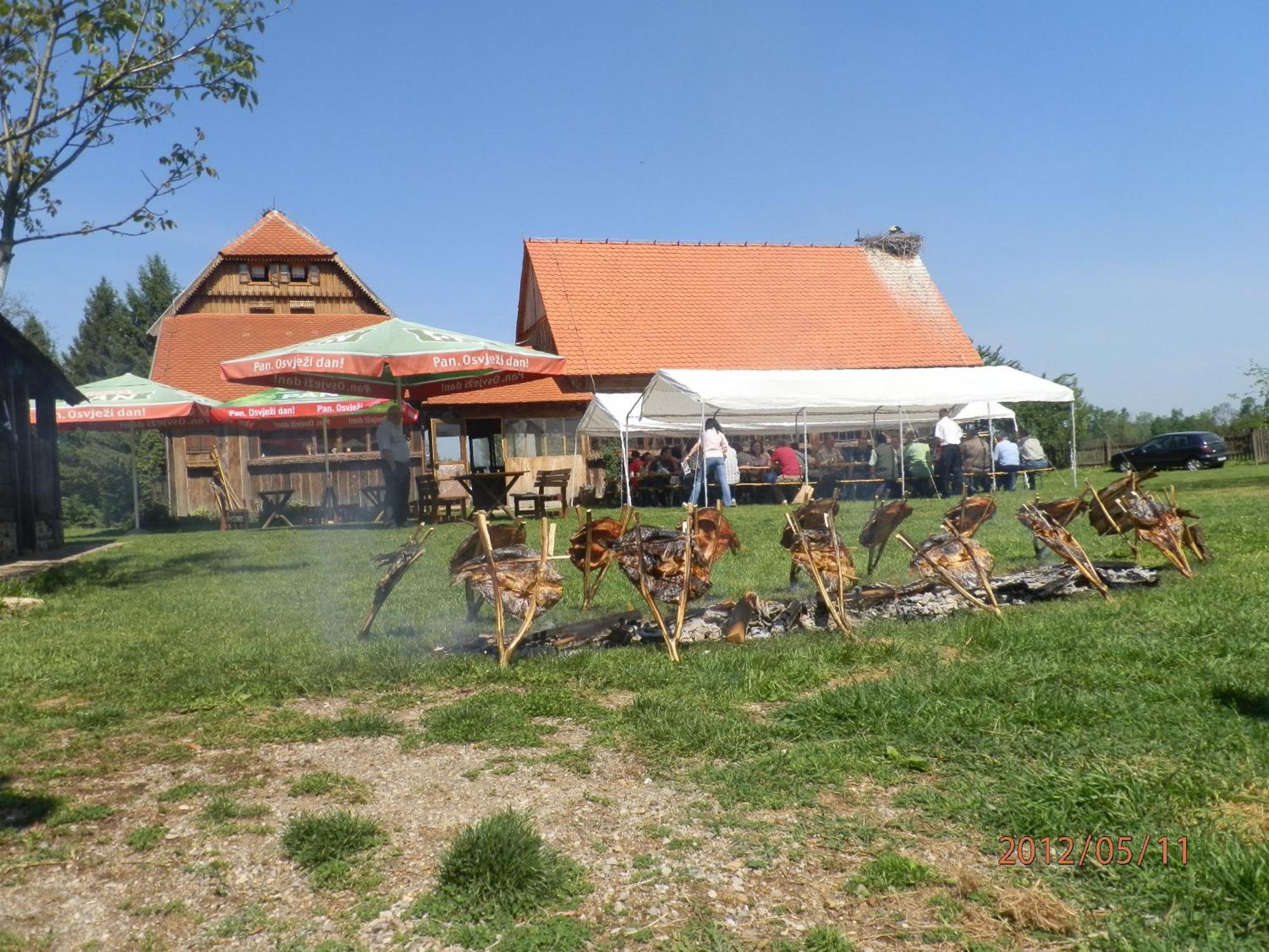 فندق Tradicije Čigoč المظهر الخارجي الصورة
